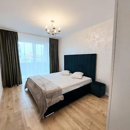 Youvis Apartament *