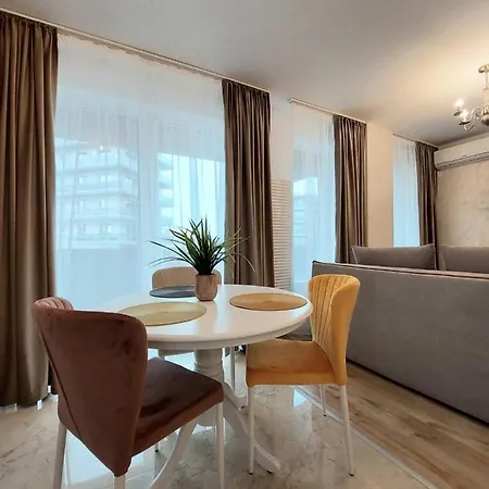 Youvis Apartament *