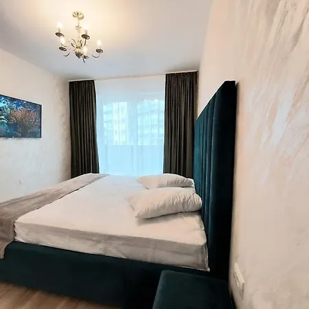 Youvis Apartament *